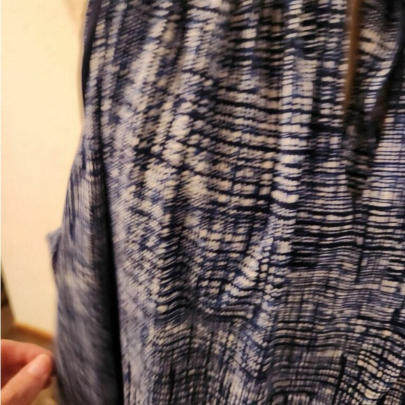 London Times jumpsuit NWT. Gorgeous blues and keyhole in front. Sz 16 - Picture 6 of 6